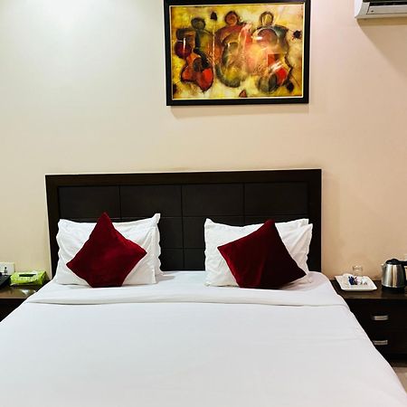Hotel Hc Grand Yeni Delhi Dış mekan fotoğraf
