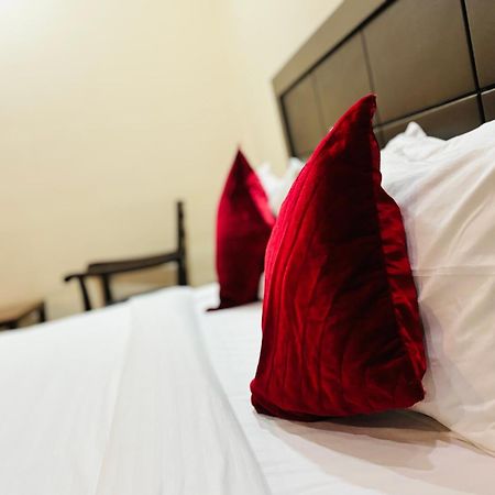Hotel Hc Grand Yeni Delhi Dış mekan fotoğraf
