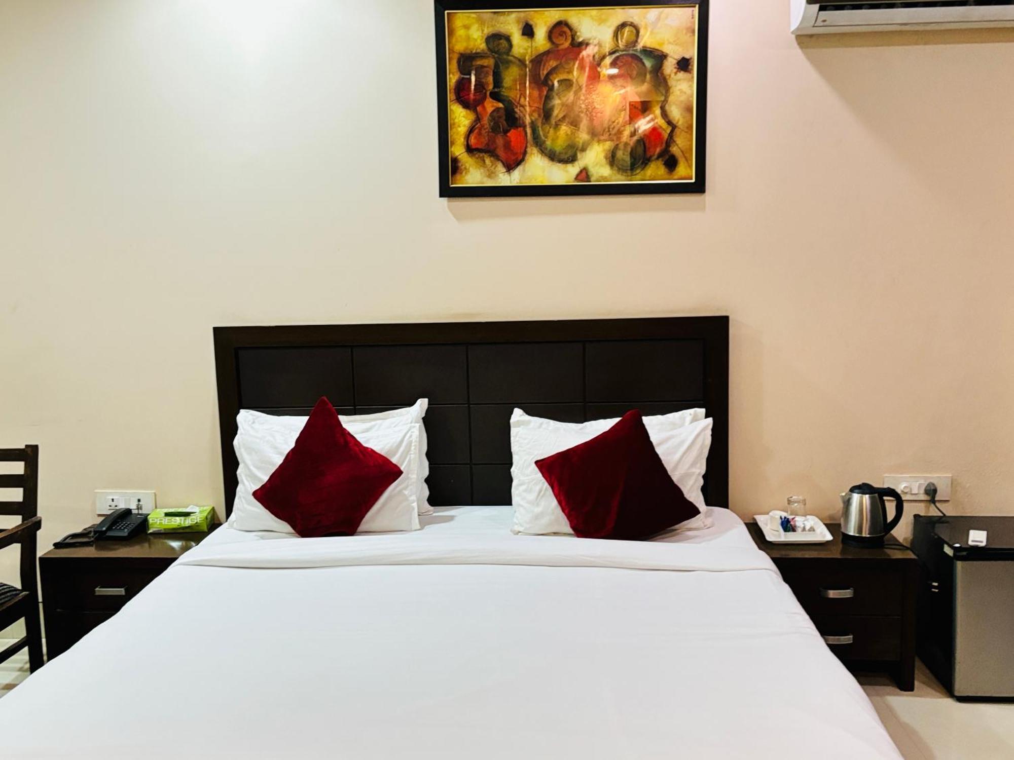 Hotel Hc Grand Yeni Delhi Dış mekan fotoğraf